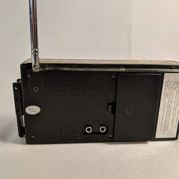 Dynamo & Solar Radio FM AM Receiver Solar Powered Hand Crank Battery - Picture 5 of 7